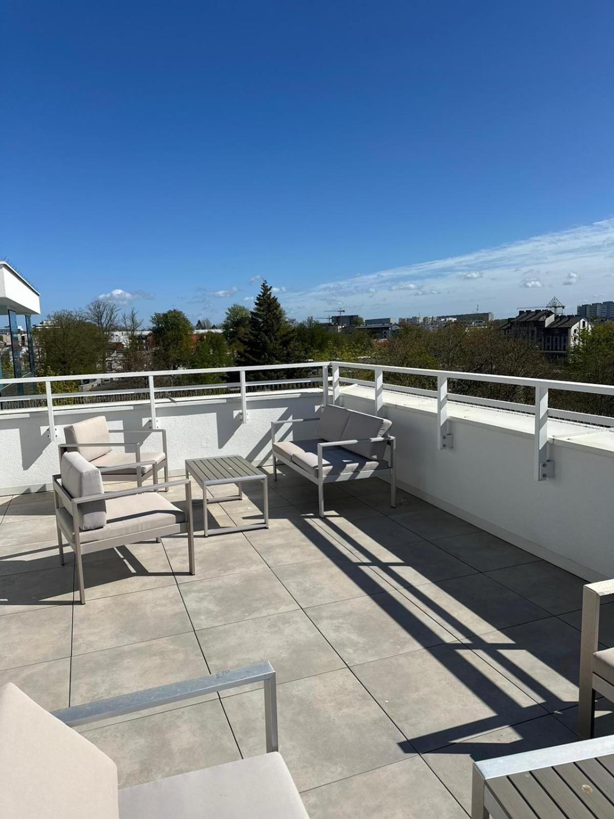 4Summer Kolobrzeg Apartamenty White Blue Sauna & Fitness & Parking 100 Metrow Do Pieknej Szerokiej Piaszczystej Plazy, Wspanialy Widok Z Duzego Tarasu! 100 Meter Zu Einem Schoenen Breiten Sandstrand, Herrliche Aussicht Von Einer Grossen Terrasse! Экстерьер фото