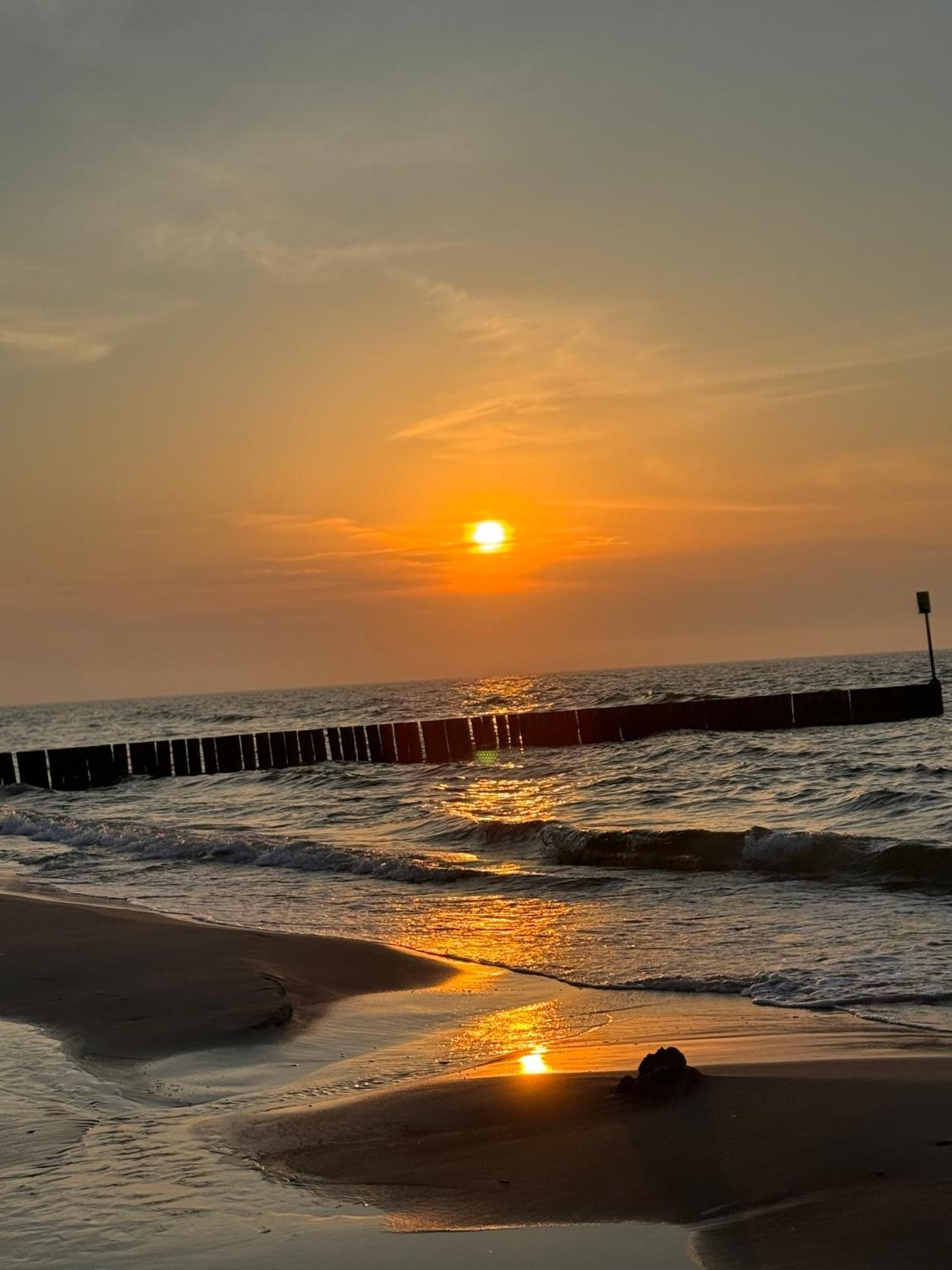 4Summer Kolobrzeg Apartamenty White Blue Sauna & Fitness & Parking 100 Metrow Do Pieknej Szerokiej Piaszczystej Plazy, Wspanialy Widok Z Duzego Tarasu! 100 Meter Zu Einem Schoenen Breiten Sandstrand, Herrliche Aussicht Von Einer Grossen Terrasse! Экстерьер фото