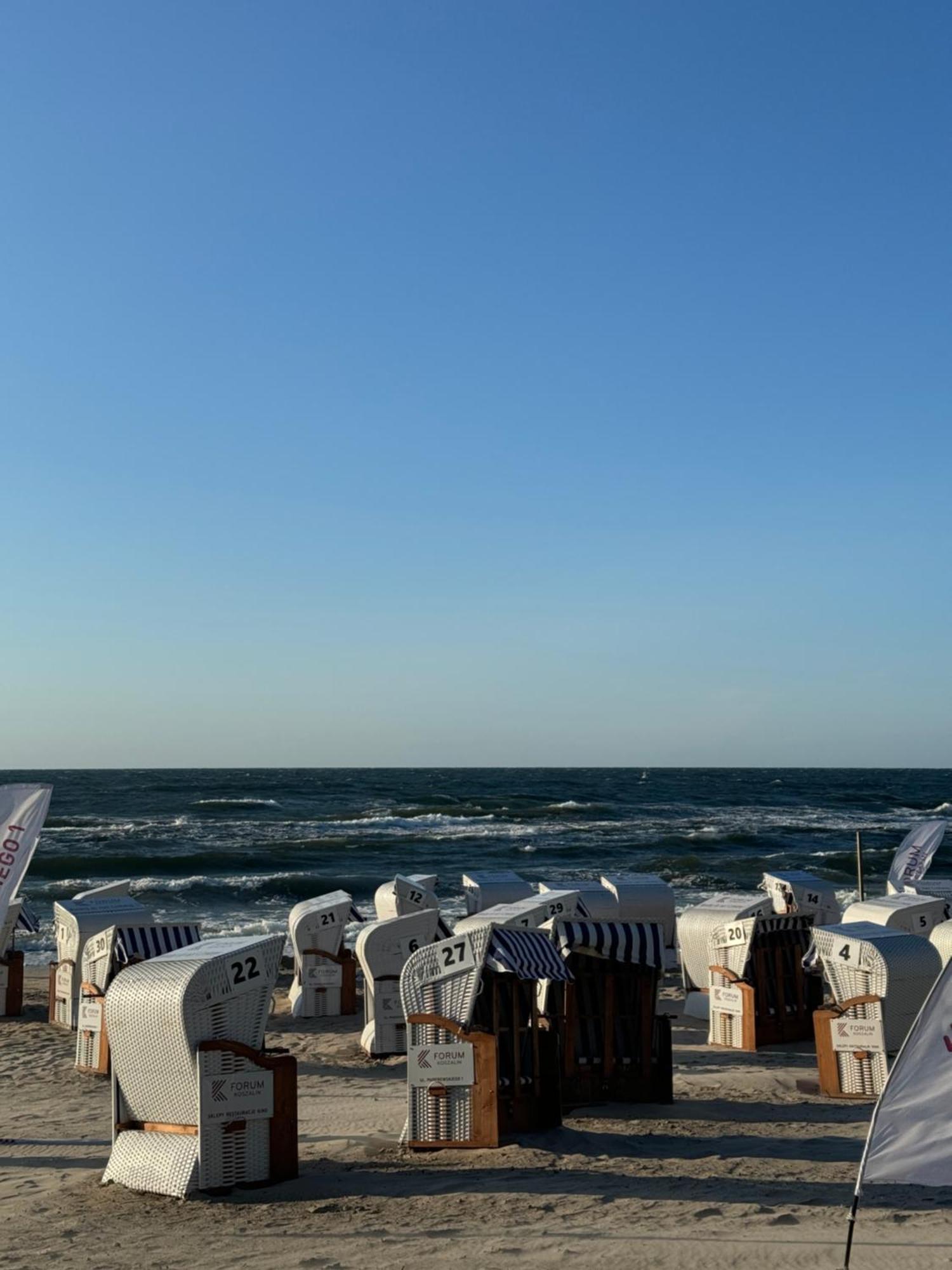 4Summer Kolobrzeg Apartamenty White Blue Sauna & Fitness & Parking 100 Metrow Do Pieknej Szerokiej Piaszczystej Plazy, Wspanialy Widok Z Duzego Tarasu! 100 Meter Zu Einem Schoenen Breiten Sandstrand, Herrliche Aussicht Von Einer Grossen Terrasse! Экстерьер фото
