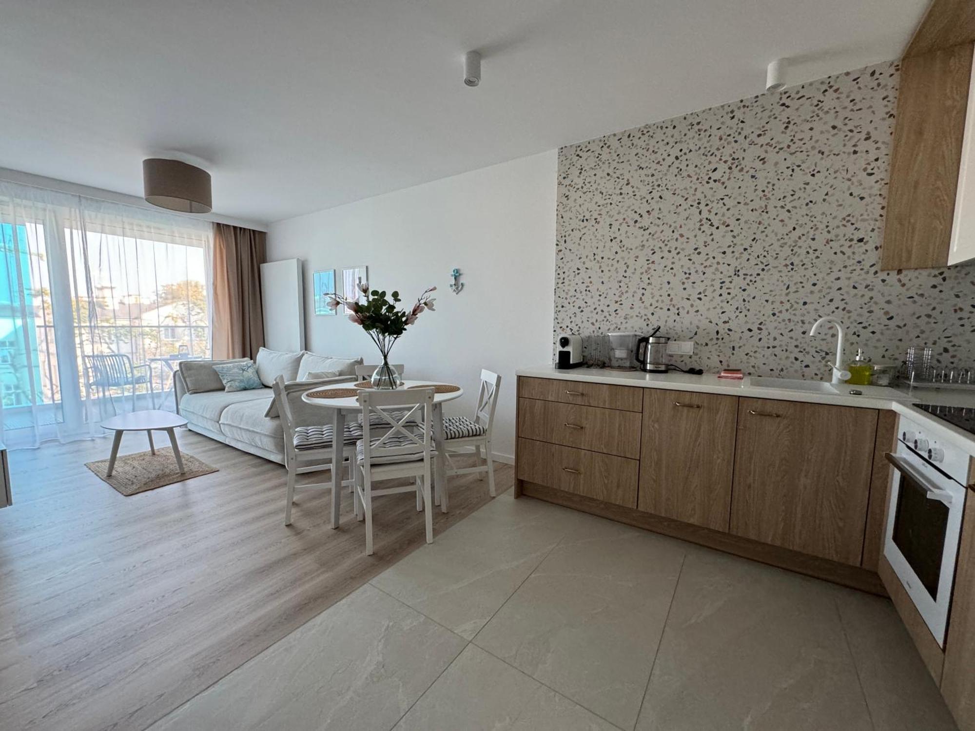 4Summer Kolobrzeg Apartamenty White Blue Sauna & Fitness & Parking 100 Metrow Do Pieknej Szerokiej Piaszczystej Plazy, Wspanialy Widok Z Duzego Tarasu! 100 Meter Zu Einem Schoenen Breiten Sandstrand, Herrliche Aussicht Von Einer Grossen Terrasse! Экстерьер фото